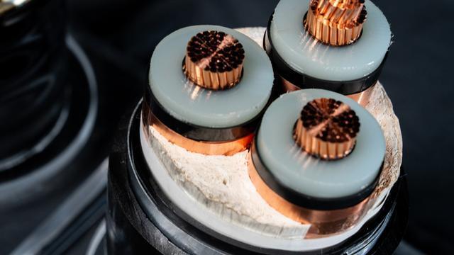 上海石化发布超洁净高压电缆料新品，助力电力关键材料自主可控