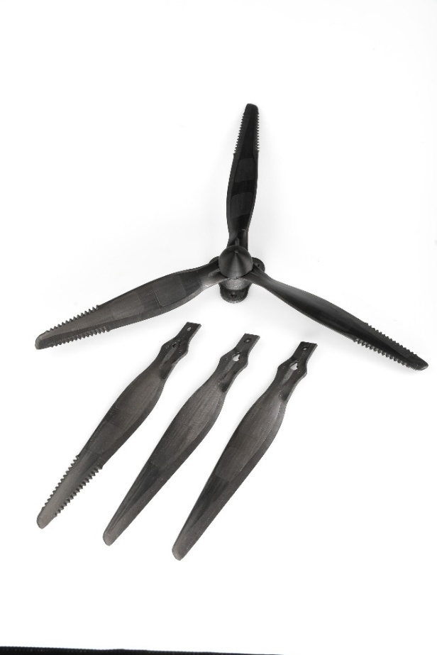 Ein Bild, das Propeller, Werkzeug, Zahnstocher Pickel, Schwarzweiß enthält.
KI-generierte Inhalte können fehlerhaft sein.