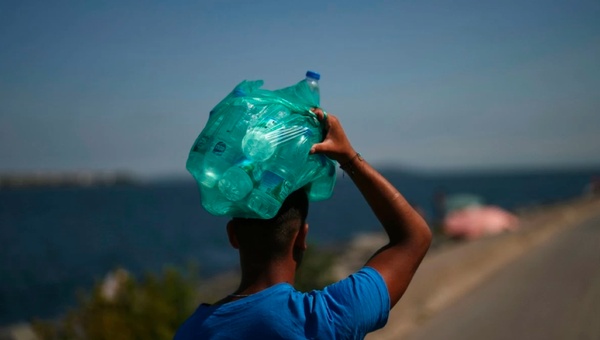 菲律宾在东盟呼吁加强塑料回收再生利用以应对污染