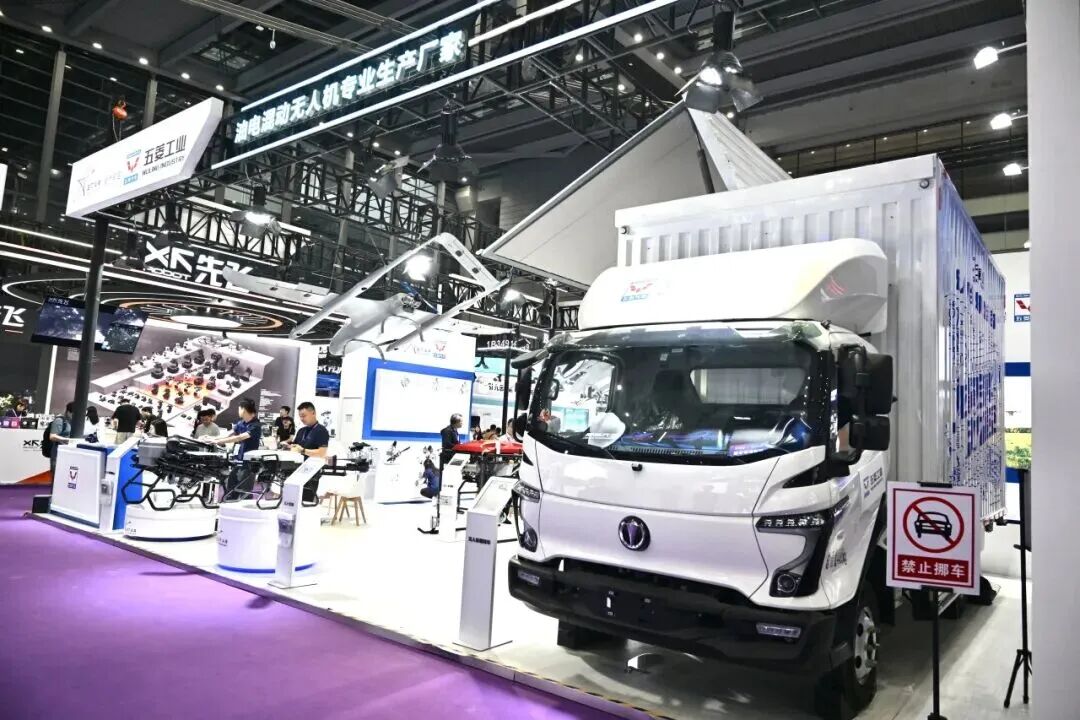 五菱柳机首次展示无人机 / 低空动力发动机,涵盖水平对置、直列四缸等