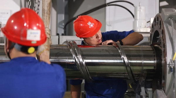 布鲁克纳携手BB工程推出全球首台360mm PET 单螺杆挤出机