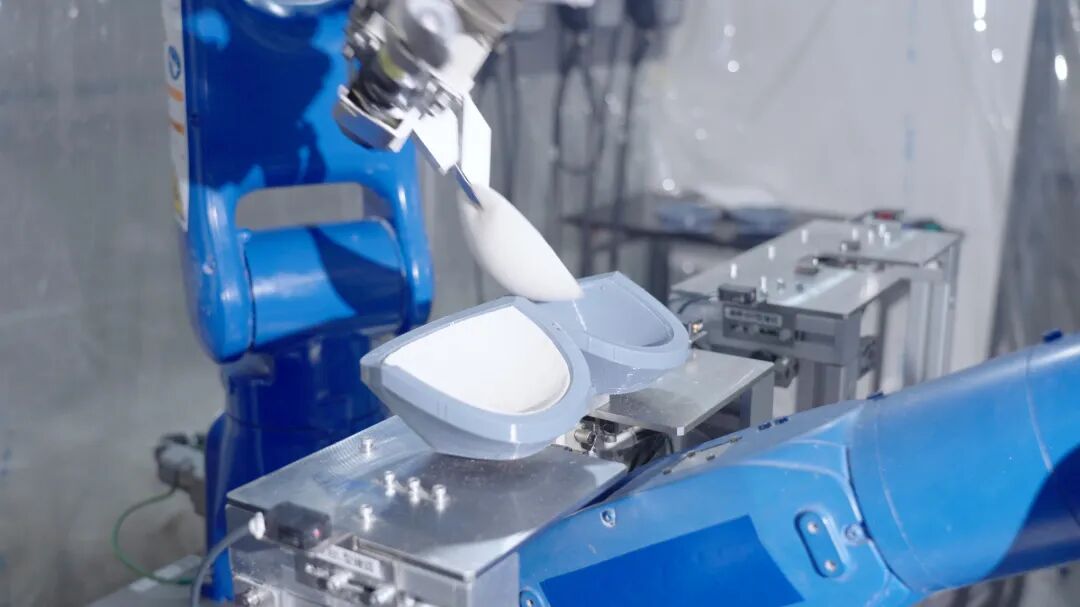 Press-photo---Processed-with-Wacoal-s-mono-material--Melooop--technology--enabling-more-efficient-recycling-and-reducing-material-waste.jpg